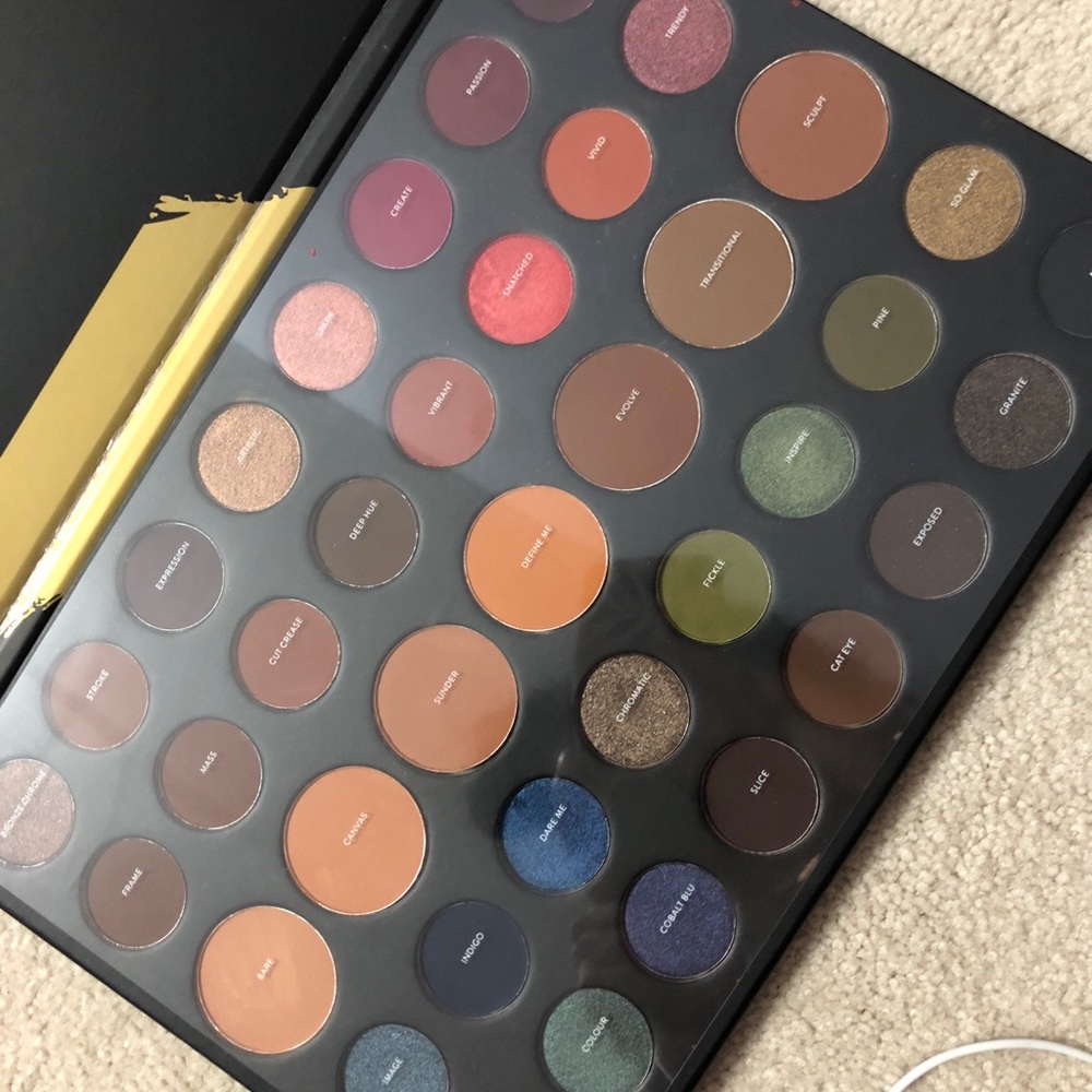 Morphe 39A (Dare To Create) Holiday Edition